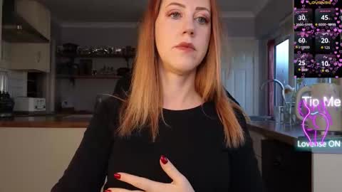 Snapshot of stripmequick chatting on 02/25/26, 08:57 Amorina online show from 02/25/26, 08:57