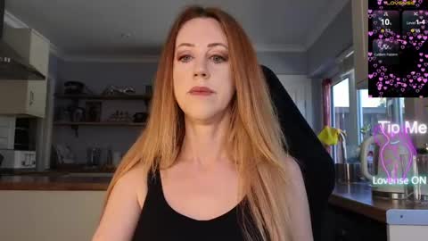 Snapshot of stripmequick chatting on 05/01/26, 09:36 Amorina online show from 05/01/26, 09:36