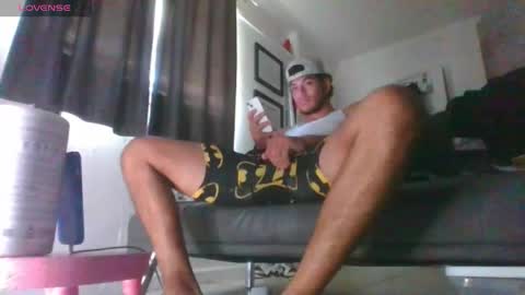 Snapshot of strokingdaddy4 chatting on 11/03/25, 09:27 strokingdaddy4 online show from 11/03/25, 09:27