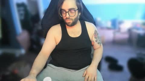 Snapshot of strokingslow420 chatting on 11/13/25, 05:56 Johnny online show from 11/13/25, 05:56