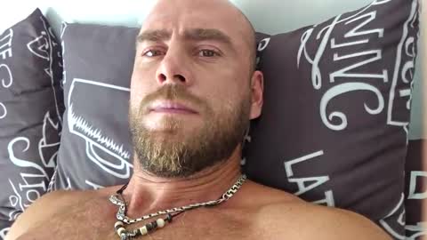 Strong Arni online show from 10/19/25, 03:07