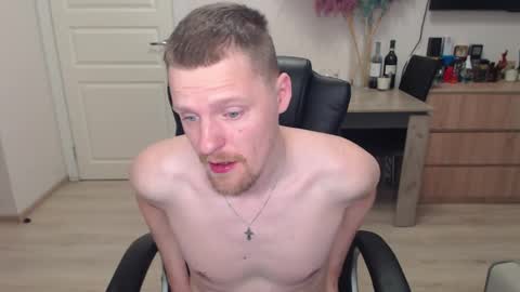 strong_guy_xxx online show from 12/03/25, 09:18