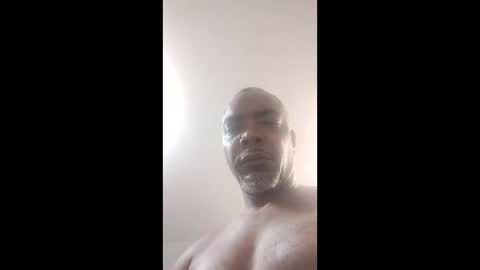 Snapshot of studd77637299 chatting on 03/01/25, 10:24 studd77637299 online show from 03/01/25, 10:24