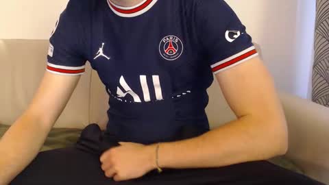 Snapshot of studfromparis chatting on 05/06/26, 09:25 Stud From Paris online show from 05/06/26, 09:25