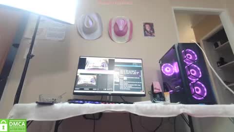 Snapshot of studiowahines chatting on 01/29/25, 07:11 StudioWahines online show from 01/29/25, 07:11