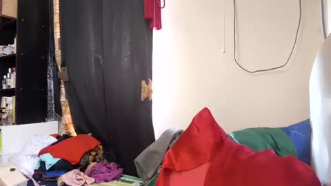 Snapshot of stunnerasha chatting on 10/02/25, 04:19 IG livinlavidakhai online show from 10/02/25, 04:19