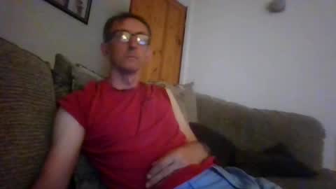 Snapshot of stuuuey73 chatting on 06/19/26, 09:18 stuuuey73 online show from 06/19/26, 09:18