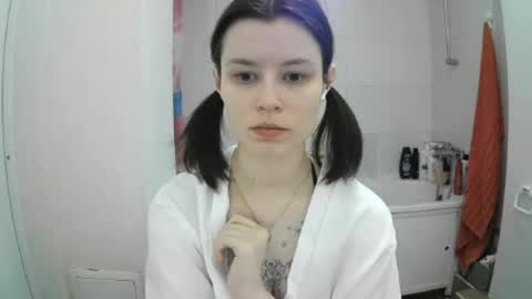 Snapshot of style_bliss chatting on 10/01/25, 04:24 Eva online show from 10/01/25, 04:24