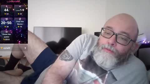 Snapshot of stylesback chatting on 10/31/25, 02:40 Stylesback online show from 10/31/25, 02:40