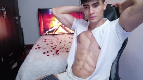 Snapshot of stylishman01 chatting on 05/21/26, 10:06 stylish man online show from 05/21/26, 10:06