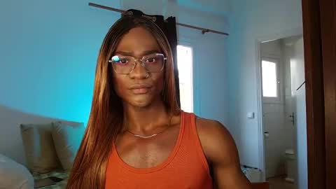 Snapshot of suannyklatten_ chatting on 02/11/25, 11:21 Suanny Klatten It is my account independent online show from 02/11/25, 11:21