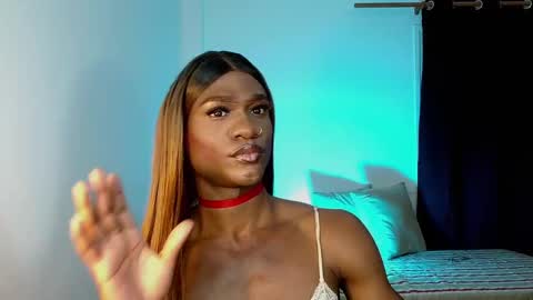 Snapshot of suannyklatten_ chatting on 03/02/25, 04:28 Suanny Klatten It is my account independent online show from 03/02/25, 04:28