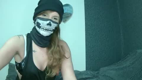 suansi56065 online show from 02/13/25, 12:13