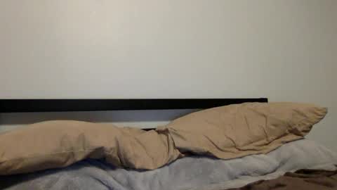 Snapshot of suaveces chatting on 09/22/25, 01:40 suaveces online show from 09/22/25, 01:40