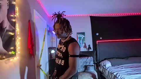 Snapshot of suavechocolatecity chatting on 10/27/25, 01:42 Hot Chocolate online show from 10/27/25, 01:42