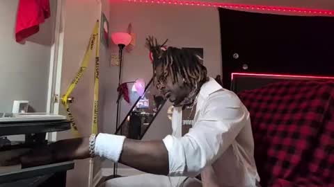 Hot Chocolate online show from 02/08/26, 07:28