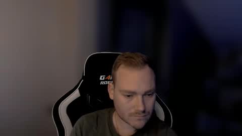 sub_austr online show from 11/05/25, 08:42