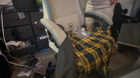 sub_boy221059 online show from 10/28/25, 06:43