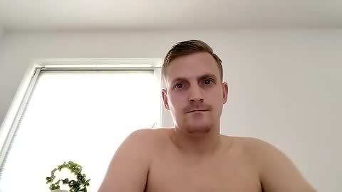 Snapshot of subforserve chatting on 10/03/25, 11:18 subforserve online show from 10/03/25, 11:18