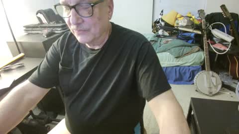 Snapshot of sublcr chatting on 09/23/25, 10:13 sublcr online show from 09/23/25, 10:13