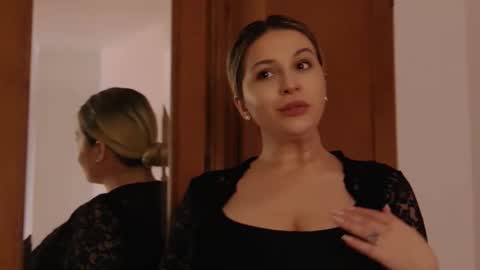 Carla online show from 10/07/25, 08:55