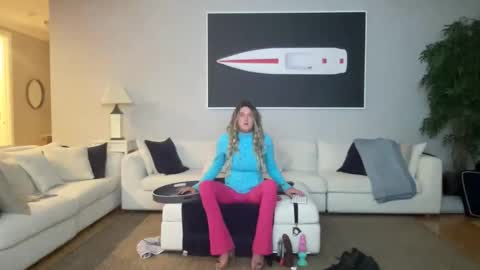 Snapshot of submiss14 chatting on 11/04/25, 05:50 Sissy Isabella online show from 11/04/25, 05:50