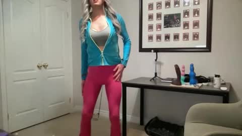 Snapshot of submiss14 chatting on 05/24/26, 07:57 Sissy Isabella online show from 05/24/26, 07:57