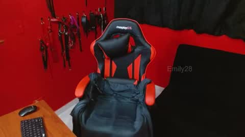 Snapshot of submissiveemily chatting on 07/02/26, 06:36 submissiveemily online show from 07/02/26, 06:36