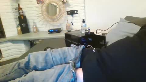 submissivguy online show from 12/17/24, 08:21