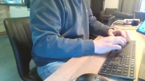 submissivguy online show from 11/15/25, 09:21