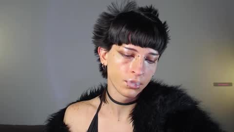 Snapshot of succubot chatting on 12/02/25, 09:36 Angel online show from 12/02/25, 09:36