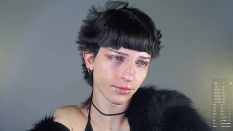 Snapshot of succubot chatting on 12/04/25, 09:51 Angel online show from 12/04/25, 09:51