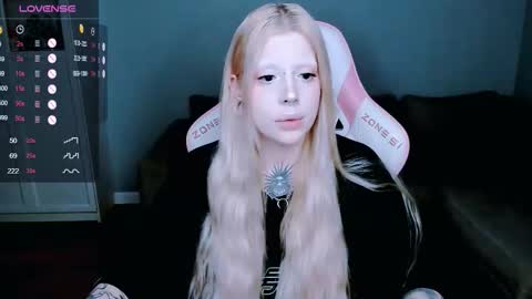 Snapshot of succubus_leslie chatting on 09/09/25, 11:04 succubus_leslie online show from 09/09/25, 11:04