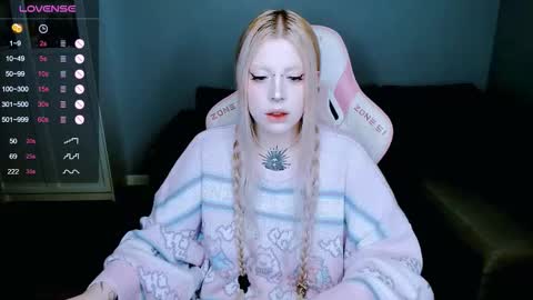 Snapshot of succubus_leslie chatting on 09/24/25, 12:36 succubus_leslie online show from 09/24/25, 12:36