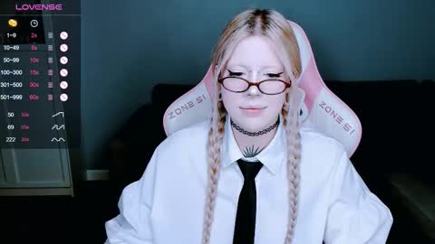 Snapshot of succubus_leslie chatting on 10/11/25, 11:47 succubus_leslie online show from 10/11/25, 11:47