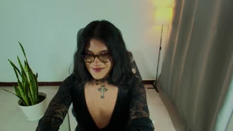 Snapshot of succubus_vitta chatting on 05/22/26, 12:18 Vitta online show from 05/22/26, 12:18