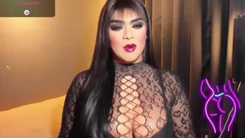 Snapshot of suckablecockoffreya chatting on 10/18/25, 06:52 JADE ELYSE online show from 10/18/25, 06:52