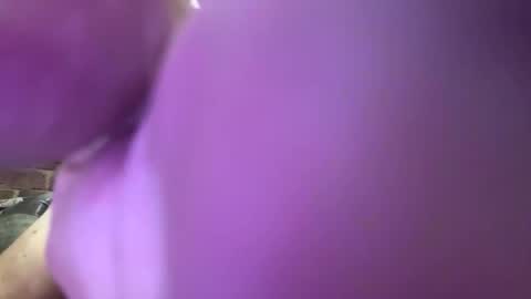 Snapshot of suckmeoffuk chatting on 10/03/25, 06:10 JJ online show from 10/03/25, 06:10