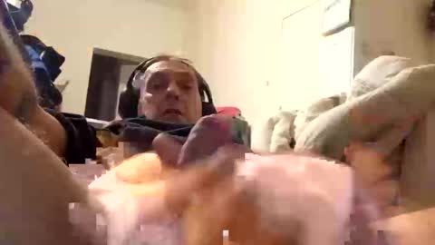 Snapshot of suckmeplease70 chatting on 10/12/25, 11:15 suckmeplease70 online show from 10/12/25, 11:15