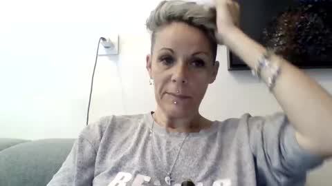 sucrette5629 online show from 04/21/26, 07:47