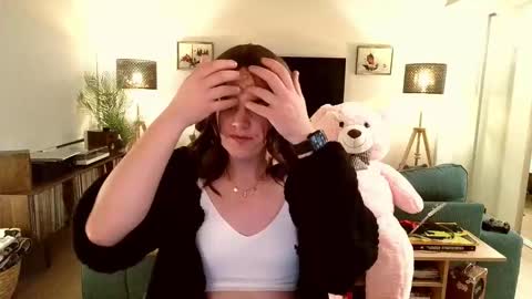 Snapshot of suddenly_sara86 chatting on 02/18/25, 05:42 SaraXSX online show from 02/18/25, 05:42