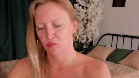 sugamomy online show from 09/15/25, 12:10