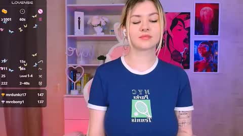 Snapshot of sugar_arielle chatting on 12/29/24, 10:45 sugar_arielle online show from 12/29/24, 10:45