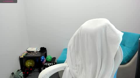 Snapshot of sugar_bunny_girl chatting on 10/29/25, 12:57 Ariana online show from 10/29/25, 12:57