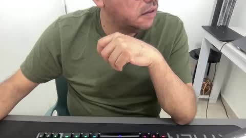 Snapshot of sugarhairybear chatting on 01/15/26, 05:16 Johnny online show from 01/15/26, 05:16