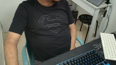 Snapshot of sugarhairybear chatting on 04/07/26, 12:05 Johnny online show from 04/07/26, 12:05