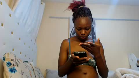 Snapshot of sugarlips_05 chatting on 07/25/26, 05:10 sugar online show from 07/25/26, 05:10