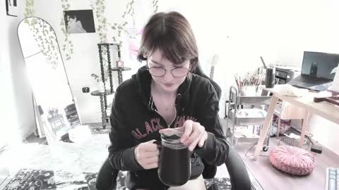 Ella online show from 05/14/26, 11:11