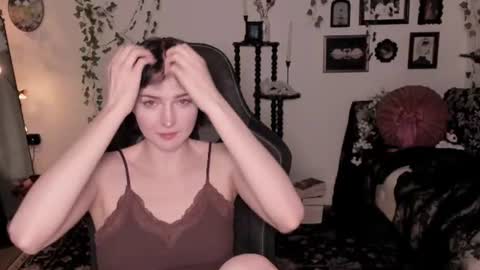 Snapshot of sugarmiette chatting on 06/27/26, 03:55 Ella online show from 06/27/26, 03:55