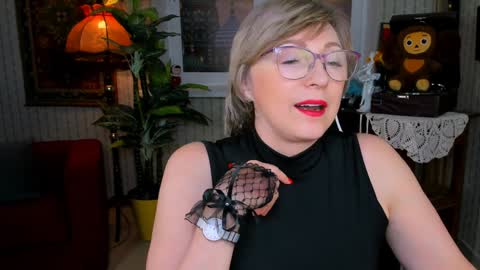 Vivien online show from 01/08/25, 12:15